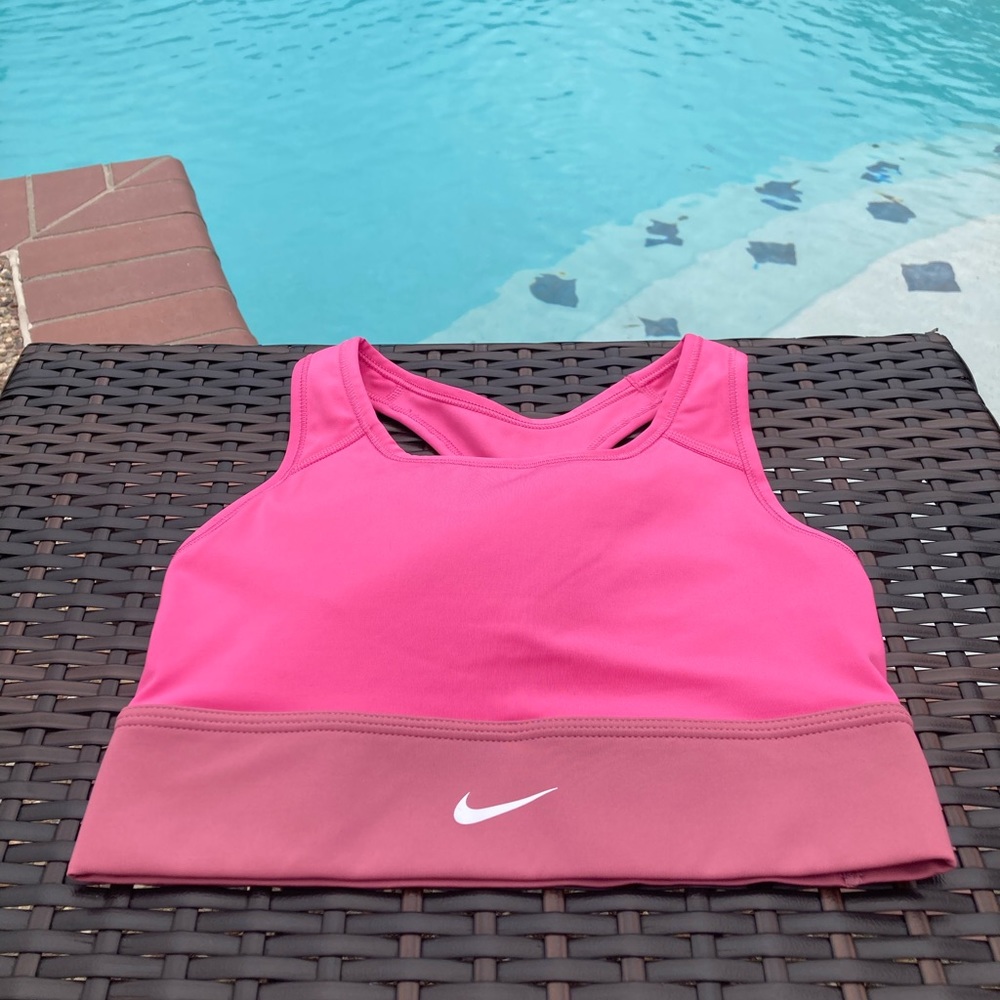 New Nike Dri-Fit Medium support Sports bra cropped top size S Pink